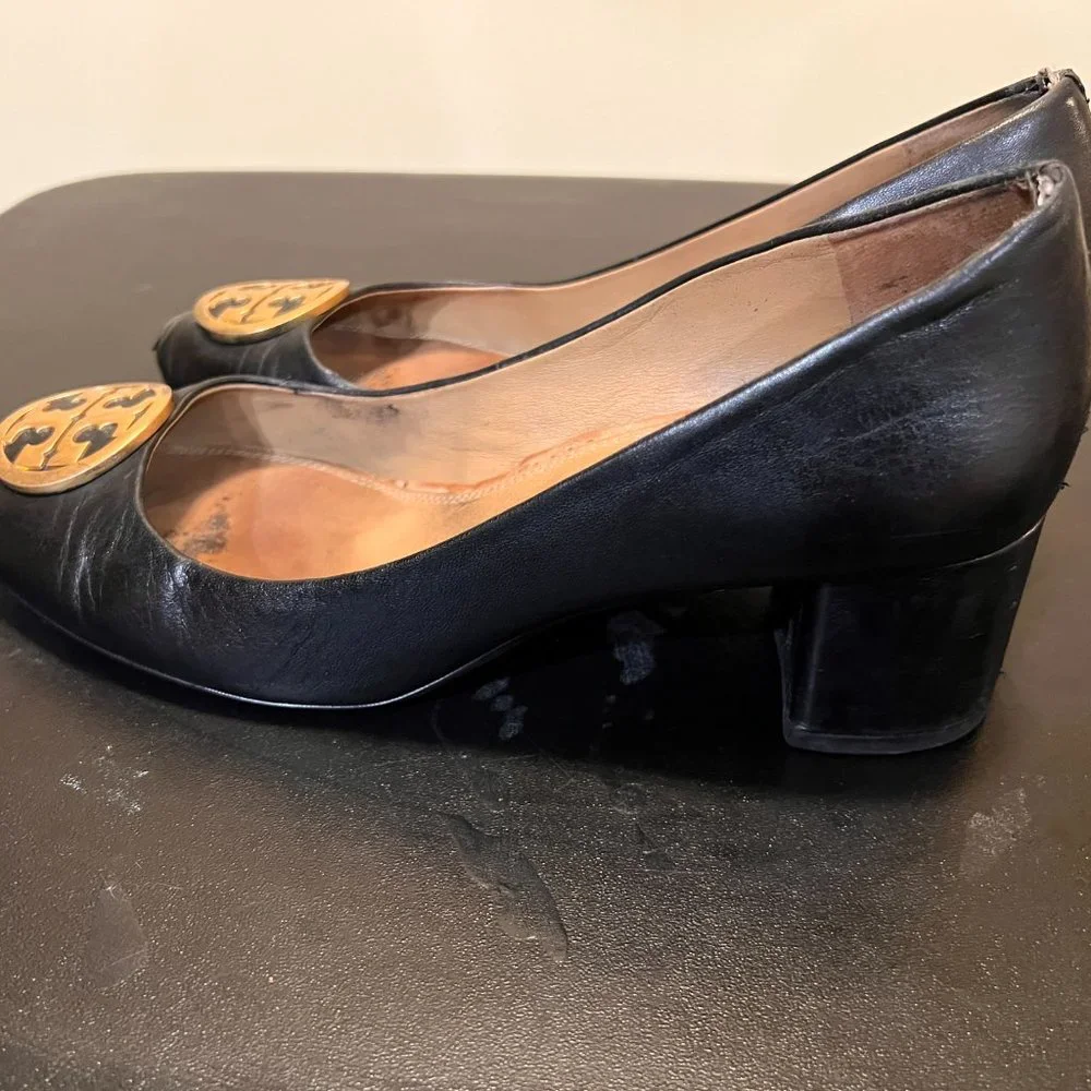 Troy Burch size 10 black heel pumps